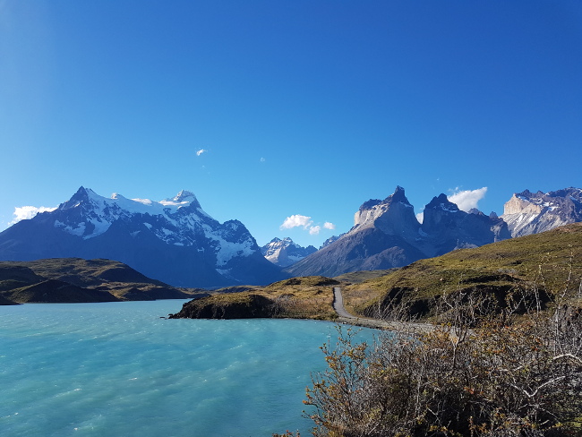 torres del paine lake