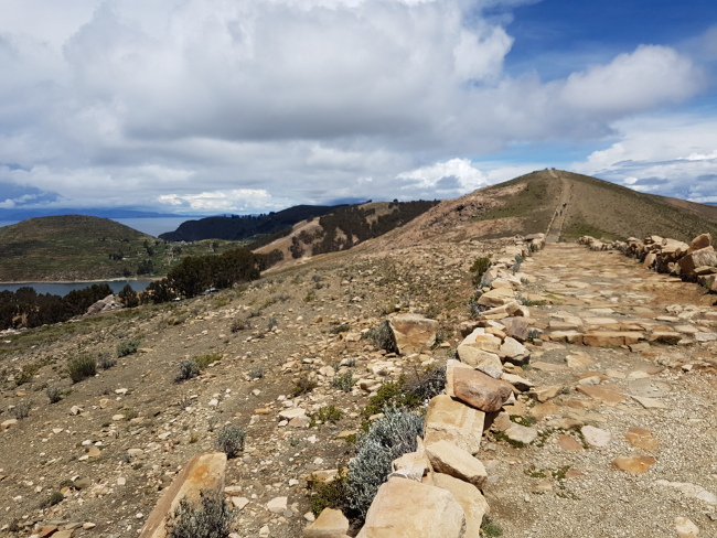 hike over isla del sol