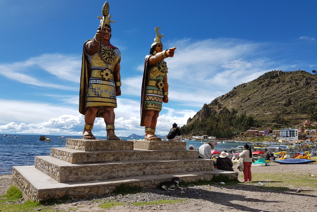 inca statues copacabana